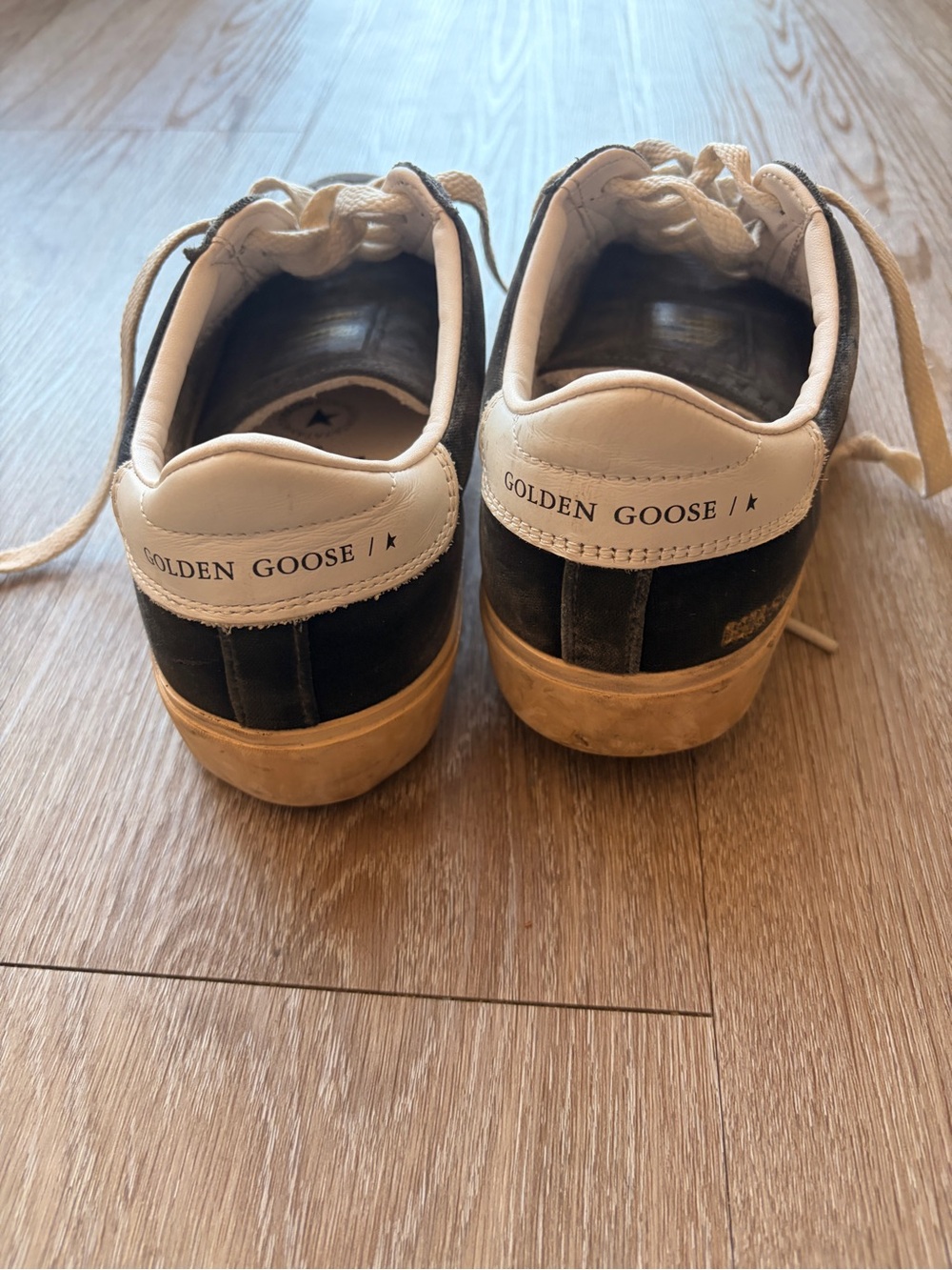 Golden Goose Black Velvet Low-Top Sneakers with White Heel - Picture 3 of 5